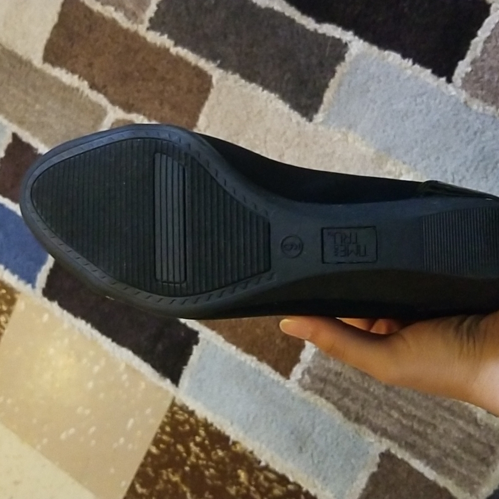 Shoes - Picture 2 of 2
